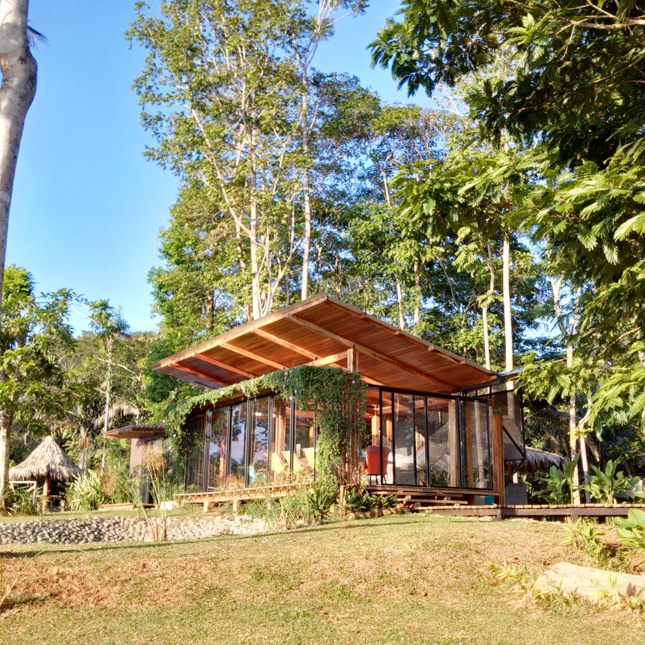 Glazed shelter